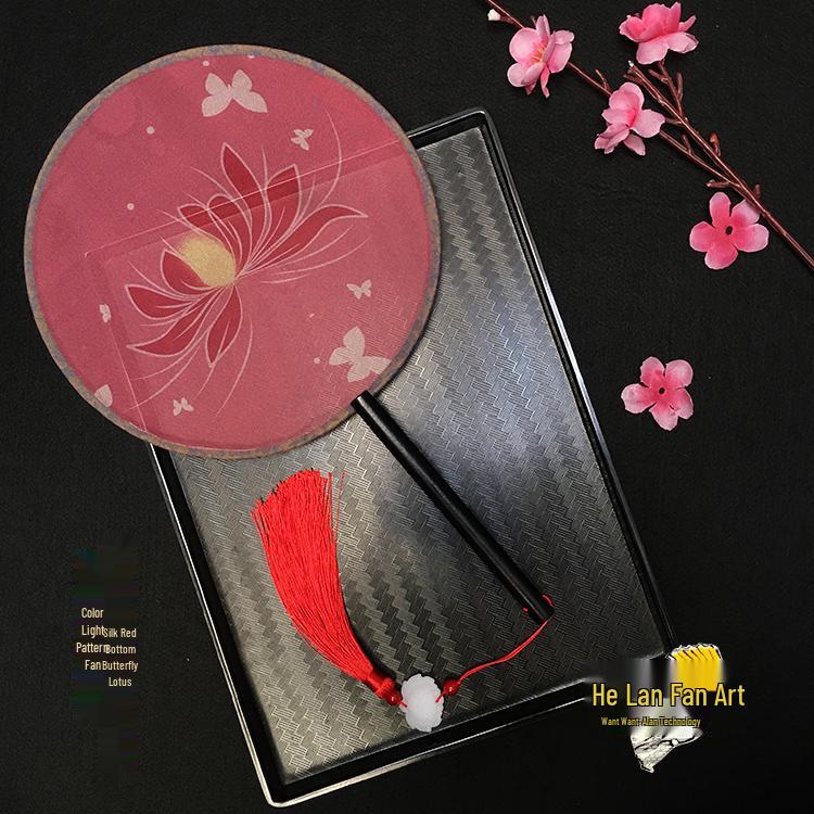 Éventail rond en soie rouge Hanfu ancien, orné d'un long pompon, pour la mariée.