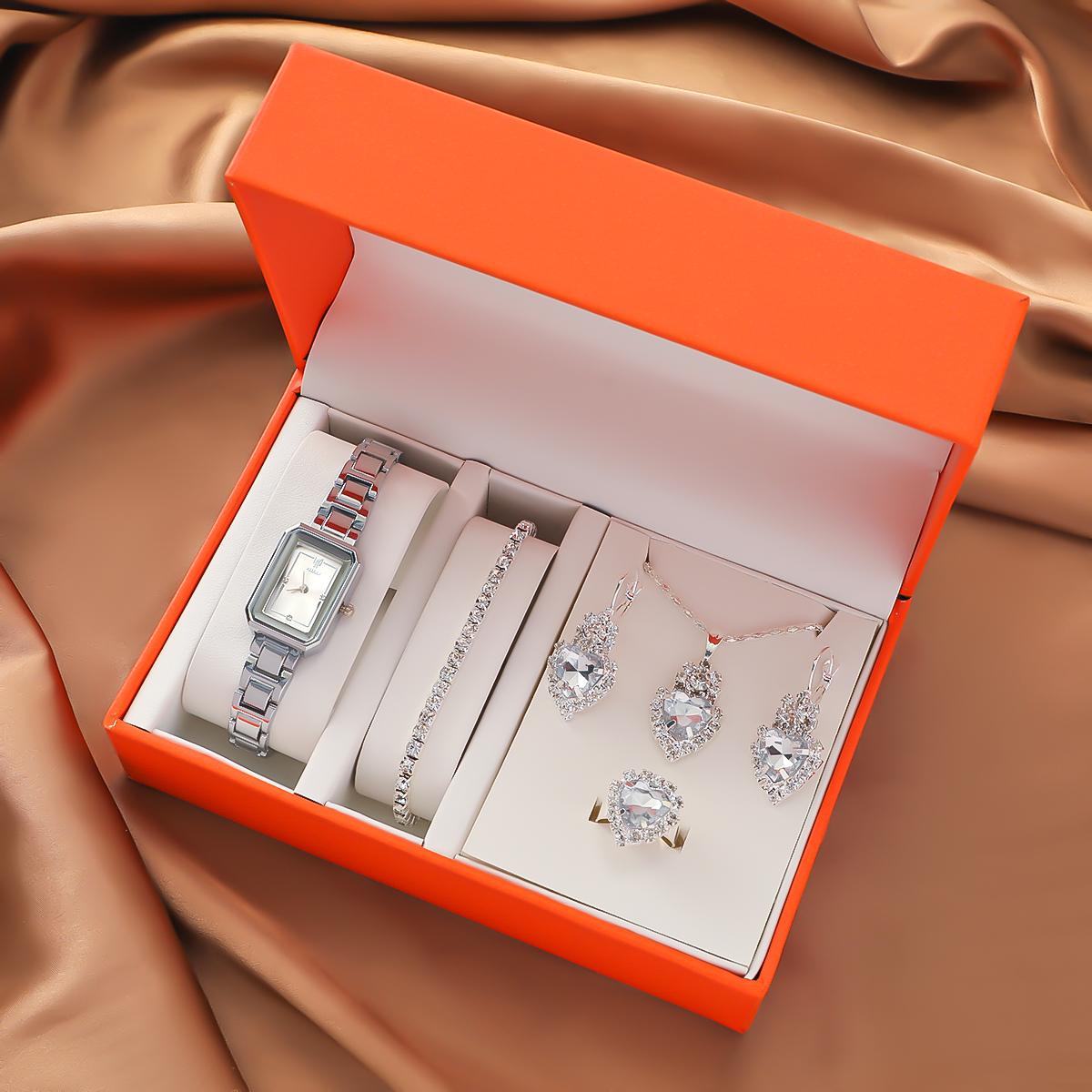 

New square simple steel strap wristwatch with heart-shaped accessories five piece set without gift box серебряный