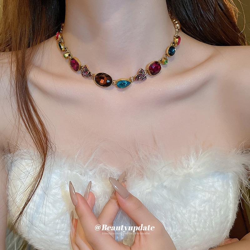 Diamond Water Drop Pearl Flower Necklace Medieval Light Luxury Design Sense Versatile Neck Chain High Sense Temperament Necklace Wholesale