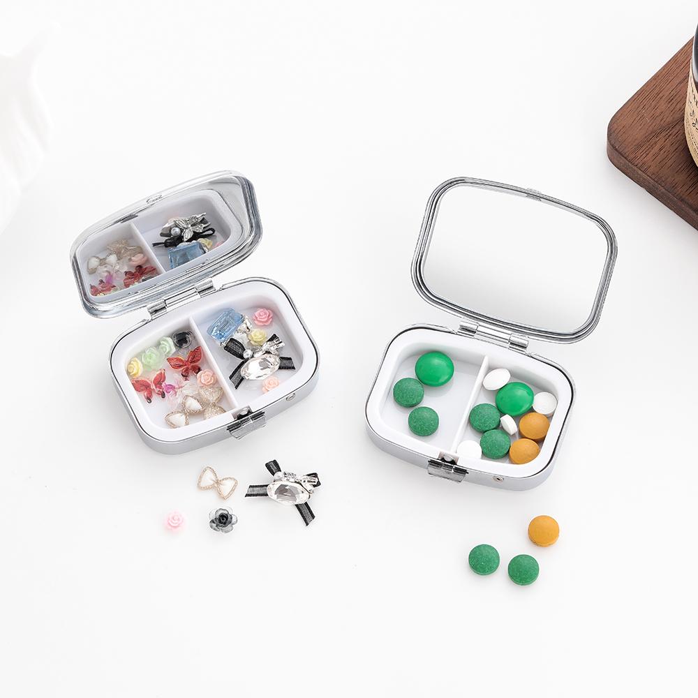 Portapillole Portatile con 2 Scomparti, Mini Custodia Organizer in Metallo per Medicine, Carino Contenitore Stampato per Pillole, Vitamine, Gioielli, Viaggio, Uso Quotidiano