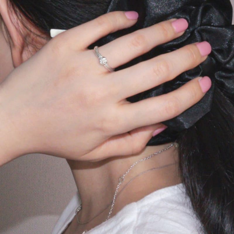 LOASI lovely rose. rose texture ring