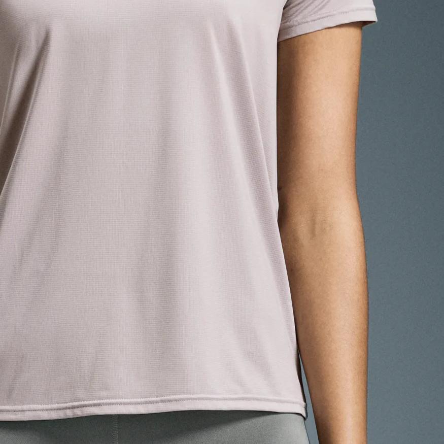 On Core-T Soft Comfortable Breathable Sweat-Absorbing Short Sleeve Regular T-Shirt Women Tops Gradient 1WE10581927