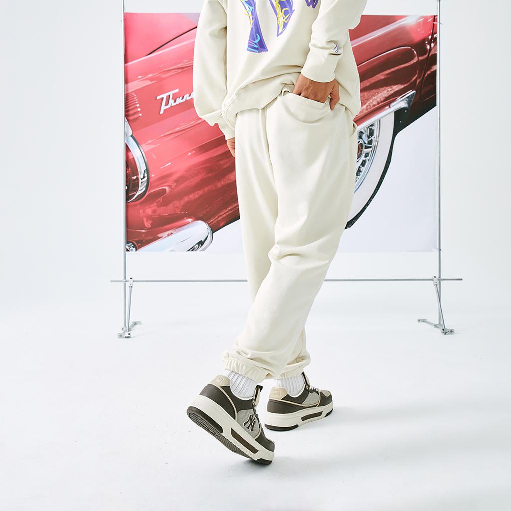 New MLB Boston Red Sox Basic Collection 24FW Knitted Sports Pants Unisex Dark Cream 3APTB0244-43CRD