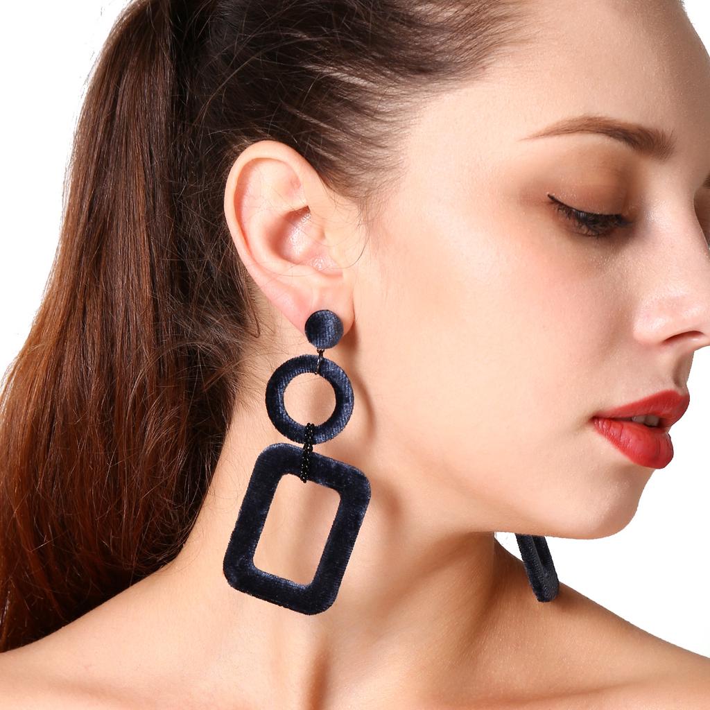 Fashion Korean version of versatile trendy girl earrings, geometric flannel square pendant, long stud earrings