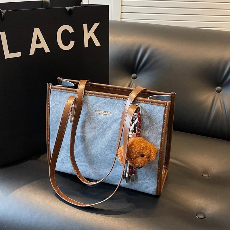 Large Capacity Bag Women's New Shoulder Bag Fashion Commuter Casual Tote Bag