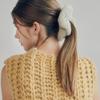mellotory wide fur scrunchie (khaki beige)