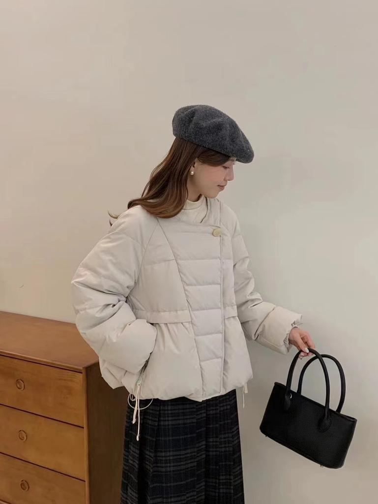 Korean down jacket women's short winter new small design sense fashionable white duck down crew neck jacket tide