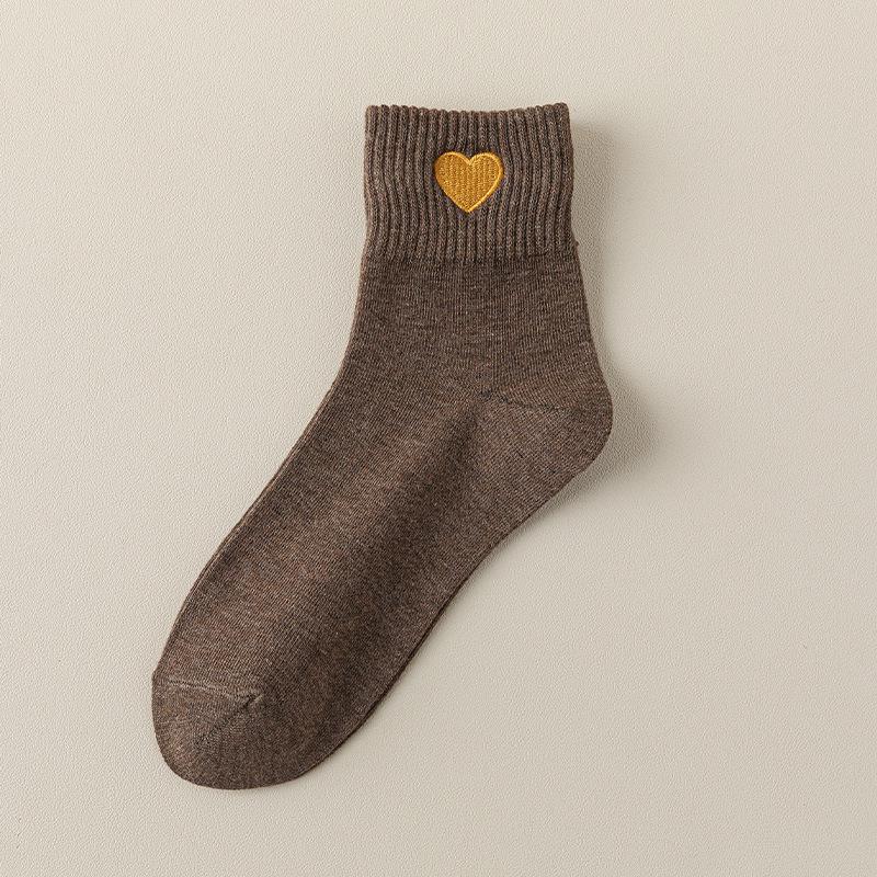 Women's Heart Embroidery Mid-Calf Cotton Socks – Solid Color, Sweat-Absorbing, Odor-Resistant, Ideal for Spring & Summer.