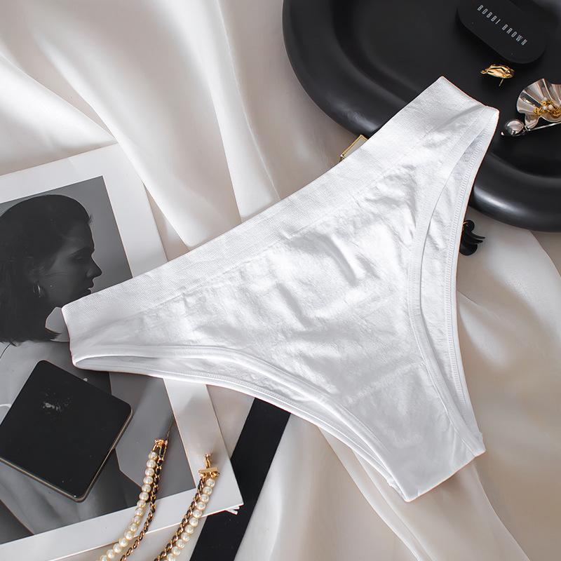 Large Seamless Underwear for Women Breathable Skin Friendly Comfortable Low Waist Briefs Sports Fitness No Trace High Slit Triangle Panties