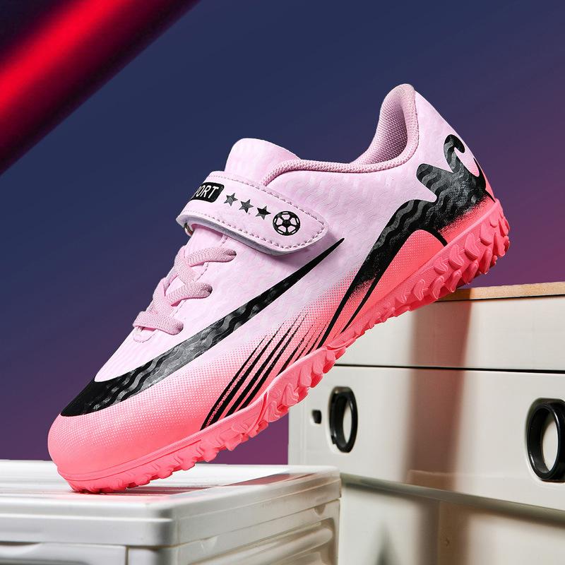 Nailed primary and secondary school students broken new sports shoes children's girls football shoes boys' training Velcro game