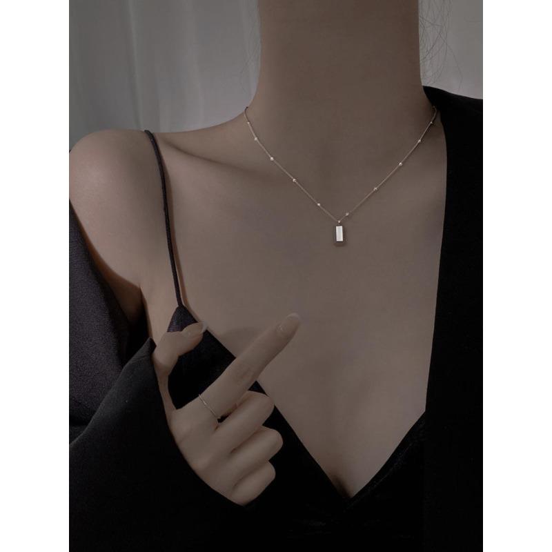 Necklace Female High-end Niche Design Feeling Light Luxury Gold Brick Temperament Collarbone Chain Neck Chain with A Variety of Personality