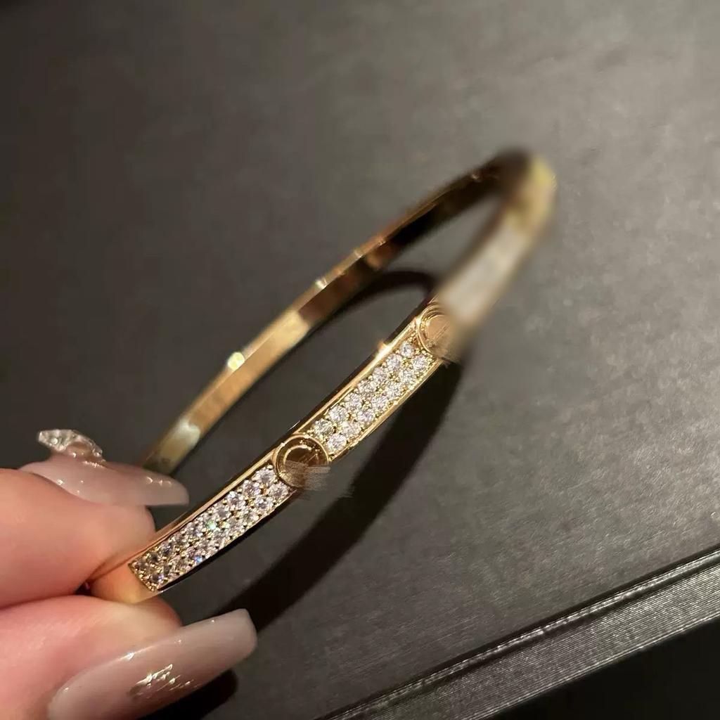 2026 klassisches Rautenmuster Vollbohrer Armband Damen leicht luxuriös High-End breit und schmal vergoldet 18K Diamant Partnerarmband