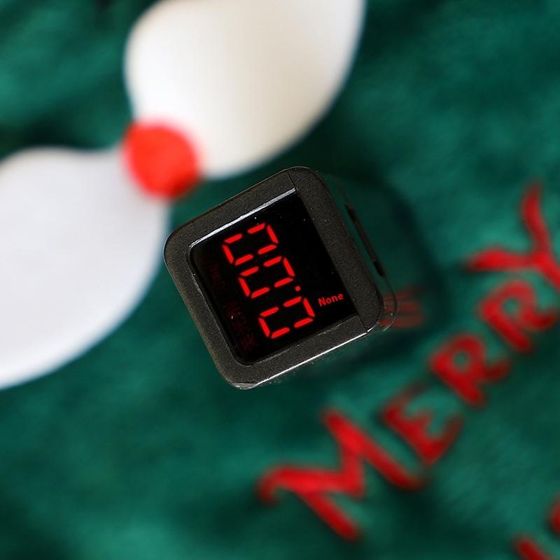 Merry Christmas Hand Towel, Thickened Coral Fleece Cartoon Cute Extended Rope Christmas Hand Towel, Water-Absorbent Quick-Drying