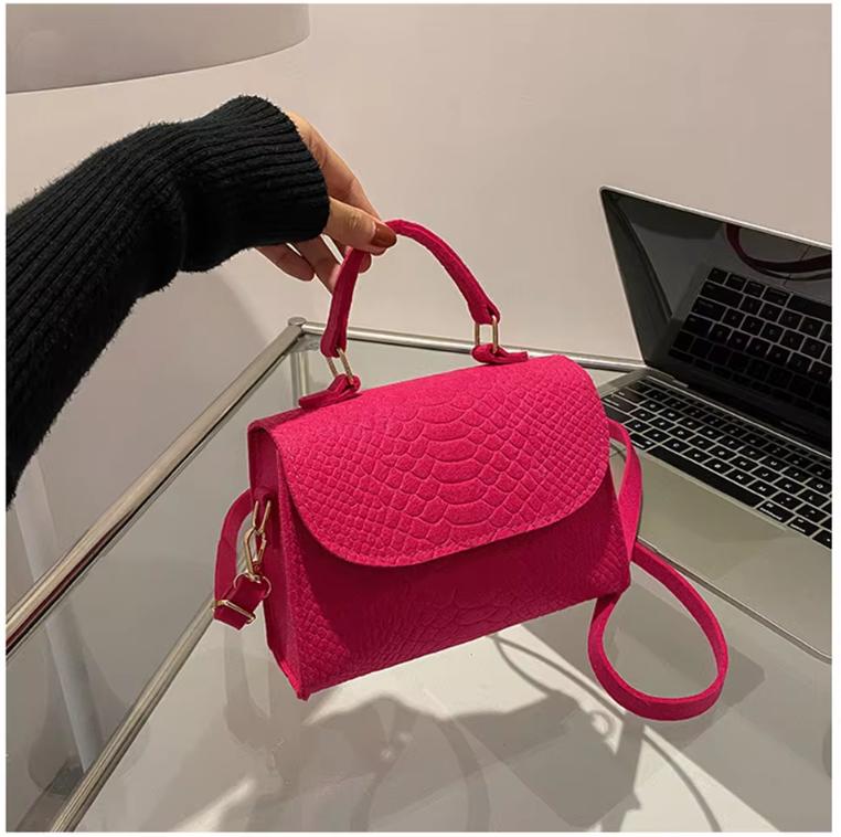 Women's Felt Shoulder Bag Ladies Handbags Luxury Designer 2026 New Fashion Alligator Pattern Square Crossbody Bag Messenger Bag