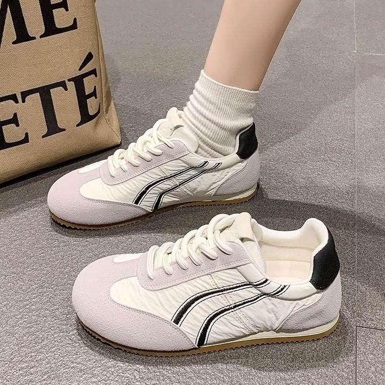 2025 spring ballet training shoes women's new Internet celebrities super fire flat casual sports shoes retro lace-up Forrest Gump shoes