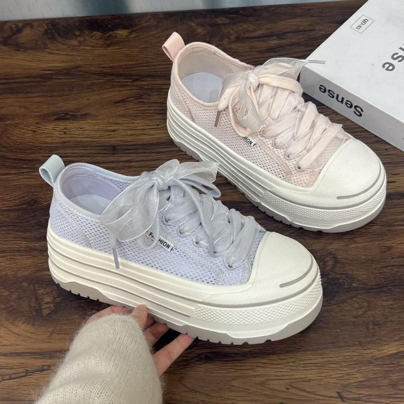 Modische atmungsaktive Mesh-Freizeitschuhe Sommer höhenvergrößernd bequem und elegant Board-Schuhe dicksohlige Schuhe