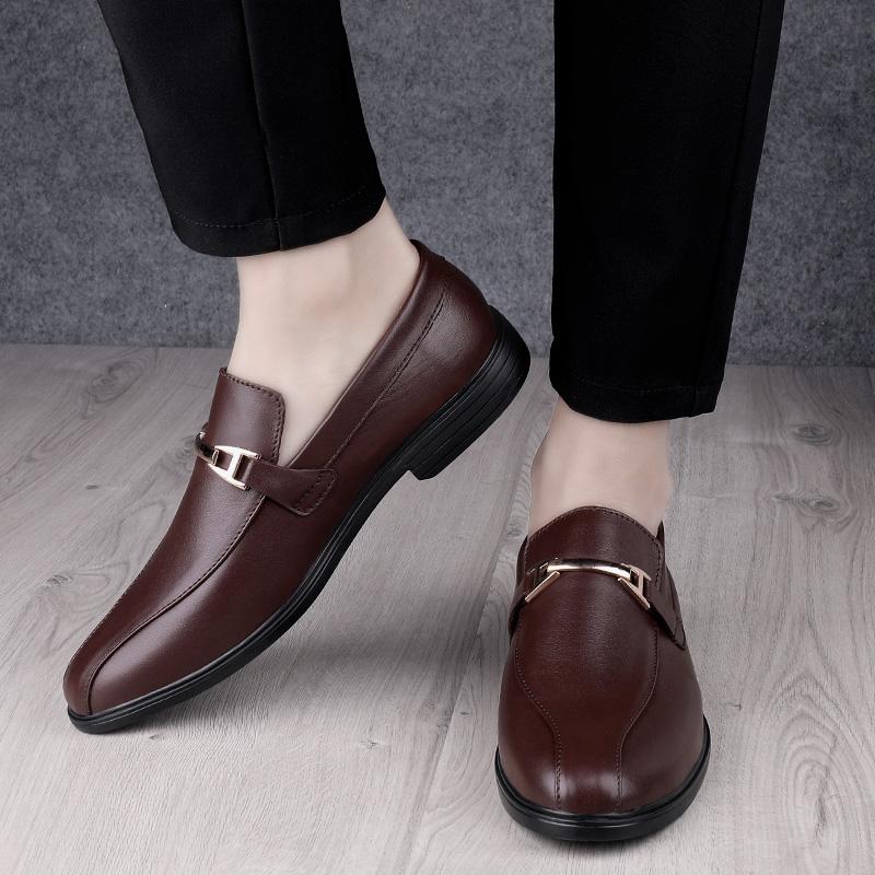 Fashion Luxury New Men's Pointed Dress Shoes Soft Soles Comfortable Flat Bottoms Loafers Men's Business Casual Shoes Elegant Brown