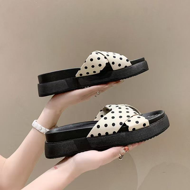 Polka dot cross beach soft bottom women's sandals summer new non-slip flat bottom go out slippers