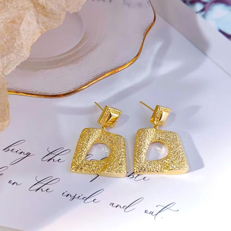 Niche Geometric Metal Textured Earrings - Minimalist Square Design for Trendy Women