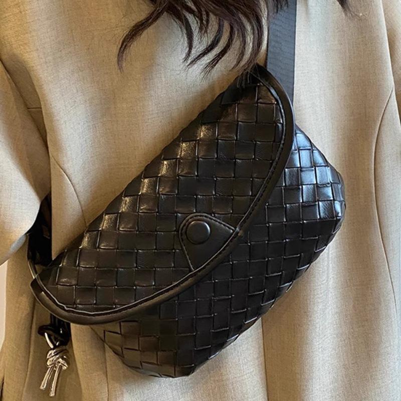 Fashion Shoulder Bag Women's New Simple Casual Bag Texture Personalized Messenger Bag Breast Bag Women