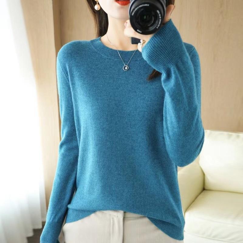 Women's Autumn And Winter Round Neck Sweater Women's Pullover Knit Sweater Solid Color Inner Layer Long Sleeved