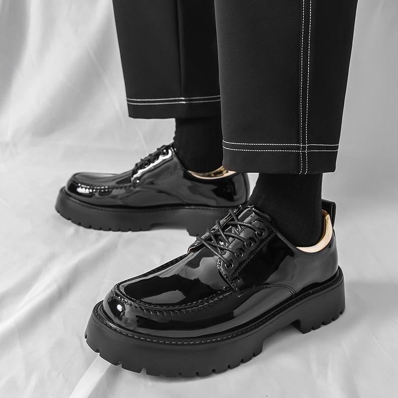 Große leichte Sohle Derby Schuhe Herren Freizeit Business Großer Kopf Fransen Urban Leder Schuhe Herren