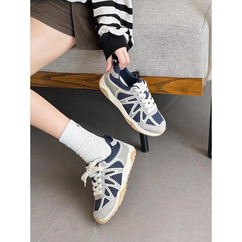 Retro contrasting color splicing flat-bottomed German training shoes women's 2025 new mesh breathable comfortable versatile casual Forrest Gump shoes