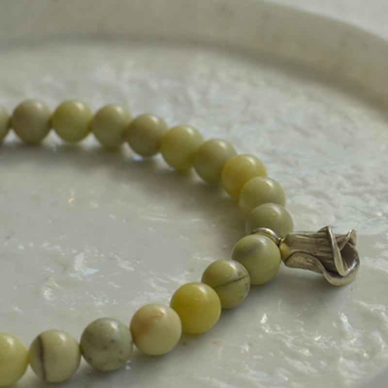 Martha auf dem Dachboden belaubt