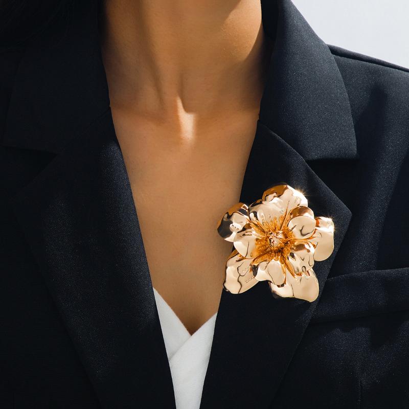 Stylish And Elegant Flower Brooch, 2026 New Trendy Retro Irregular Flower Brooch Pin, Clothing Accessory