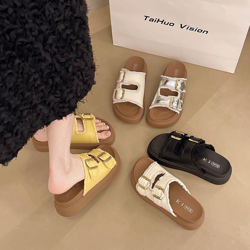 Thick-soled slippers for women's summer wear new high-end beach casual one-word cool slippers with skirt tide
