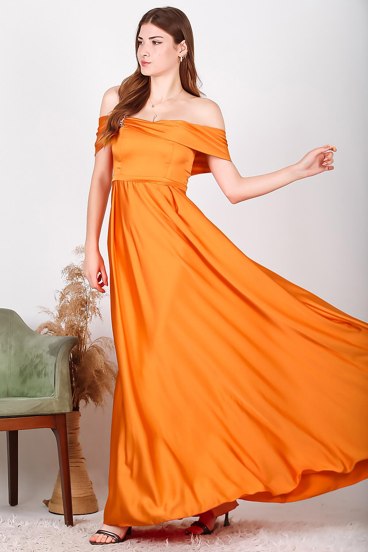 

Женское вечернее платье из атласа с камнями 38 оранжевый