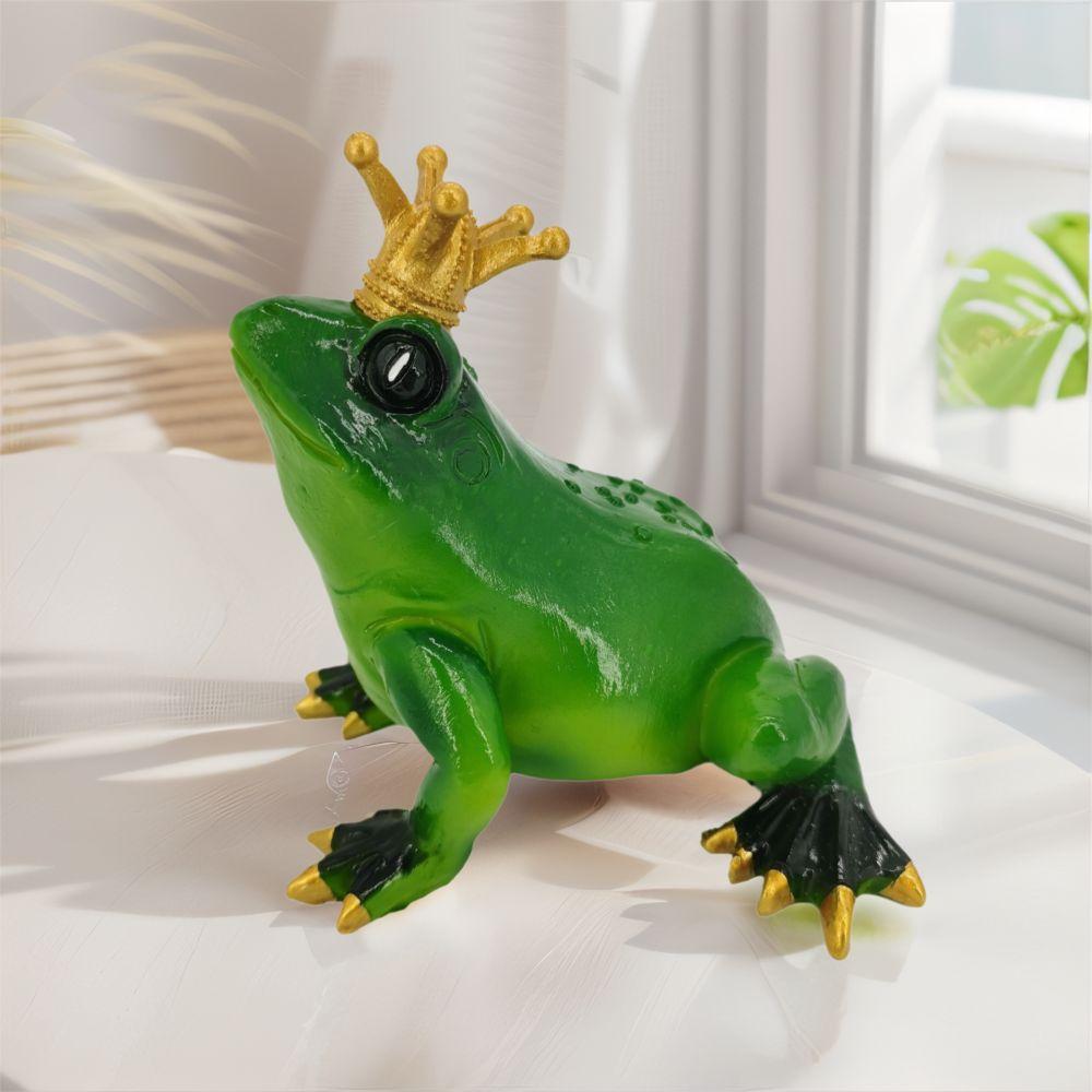 Garden Ornament Wearing Crown Miniature Frog Statues Handmade Resin Material Frog Figurines Cute Frog Ornament Office Bookcase