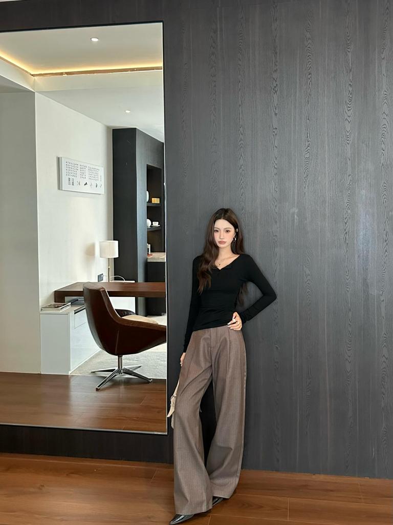 11KN Unisex Wide-Leg Striped Casual Pants - High-End Trendy, Loose Straight Fit, Versatile & Slimming