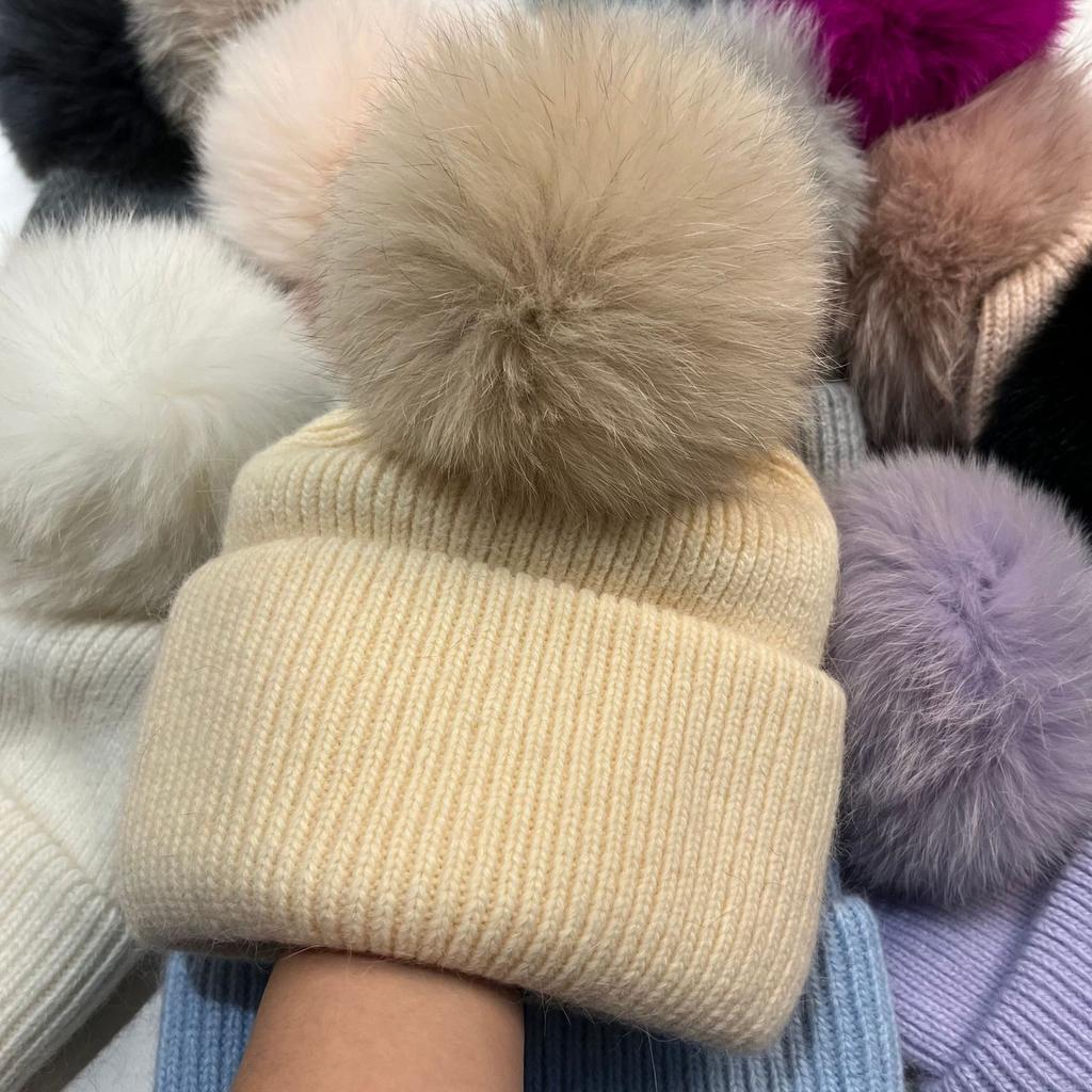 Iceland~ Flowers and Teen Stars Big Hairball Sweet and Cute Wool Hat Winter Warm Rabbit Hair Knitted Hat