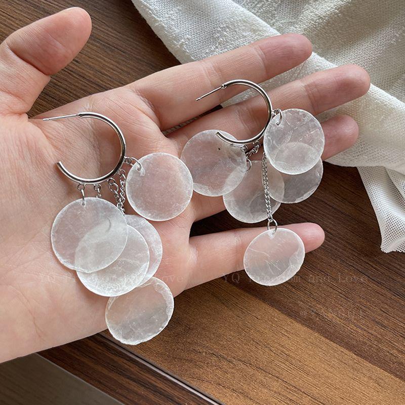 

Серьги-пусеты с длинной кисточкой из ракушек в стиле островного отдыха, летняя новинка 2025 года, преувеличенные темпераментные приморские серьги Silver Shell tassel stud earrings