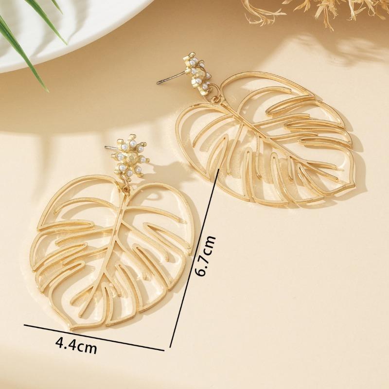 Fashion Temperament Hollow Leaf Earrings Retro Tropical Beach Photo Earrings Summer Vacation Earrings