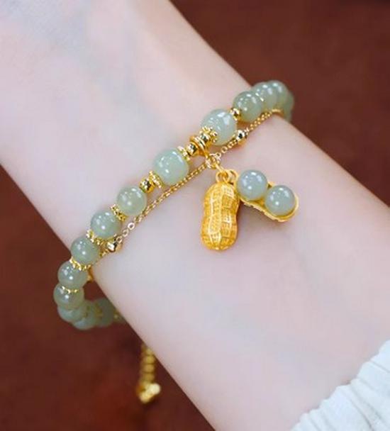 Retro Fortune Jade Bracelet: Ancient Style Lucky Charm for Prosperity and Elegance