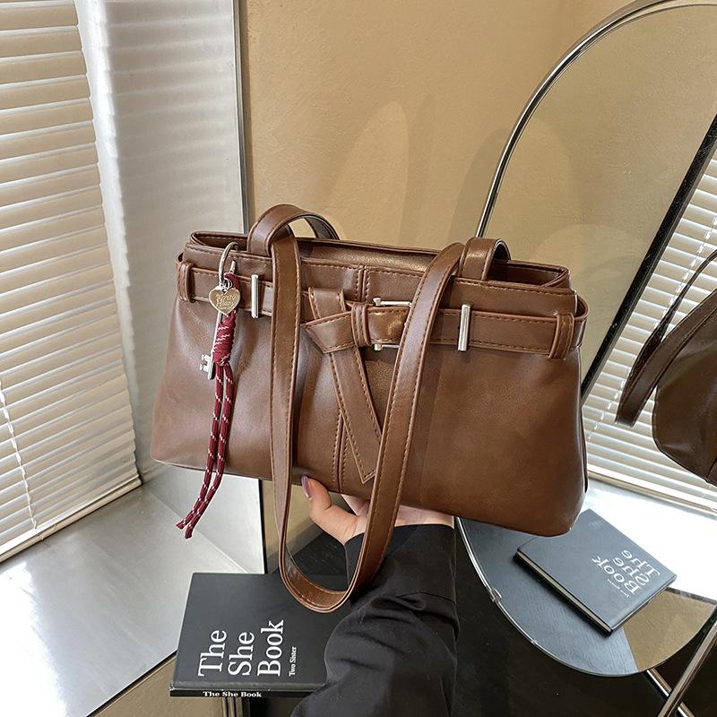 Underarm bag women's new popular fashion high-end niche commuter bag retro versatile shoulder bag