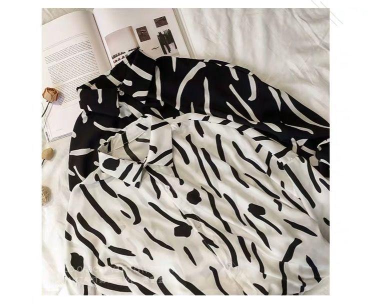 Women's Plus Size Korean Style Graffiti Print Long Sleeve Blouse
