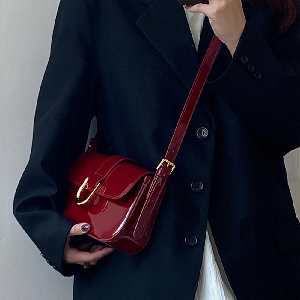 Retro lakierowana torba na ramię dla kobiet luksusowa torba typu crossbody z klapką jednokolorowa torba pod pachami czerwona torba typu crossbody damska torebka