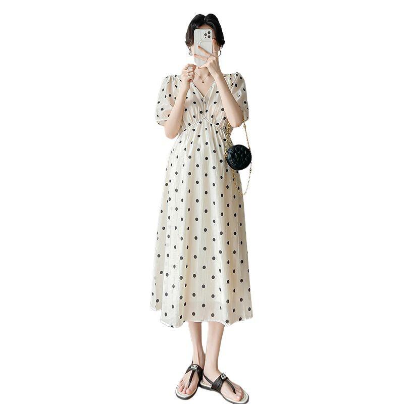 Summer Polka Dot V-Neck Dress: Retro French Style with Puff Sleeves for Expecting Mothers.