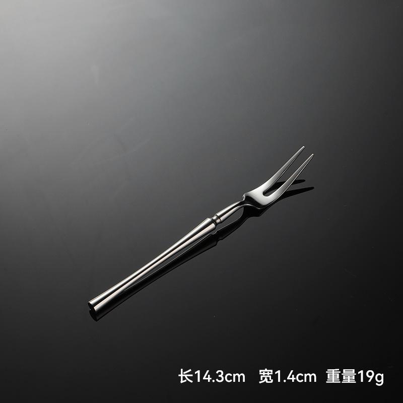 304 rozsdamentes acélból készült, több specifikációjú, kis derékú, nyugati stílusú ételkés, villa és kanálkészlet, vastagított szállodai és éttermi steakkés és -villa