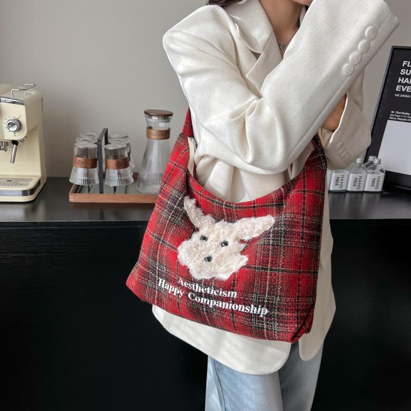 Ins Wind Cute Puppy Messenger Bag Women's Versatile Large-capacity Red Bucket Bag Portable Plush Cylinder Bag