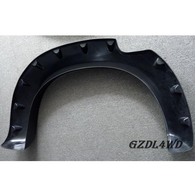 Hilux Vigo Wheel Eyebrow Mudguard: Anti-Scratch, Anti-Collision Car Exterior Modification with Nail Tires.