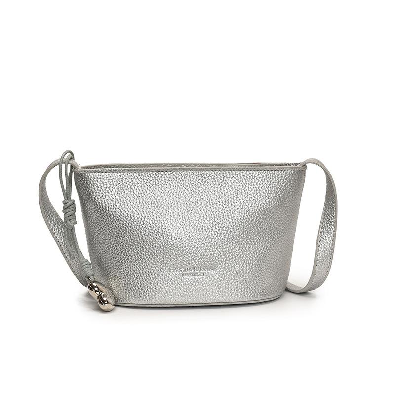 Spring and Summer Popular Hot Sale Simple Lychee Pattern Bucket Small Bag High Sense Versatile Commuter Fashionable Messenger Women's Bag