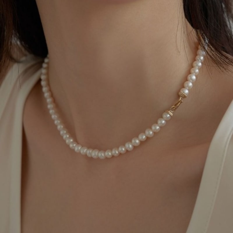Aube De Moi Classic Bloom Pearl Necklace (5mm)