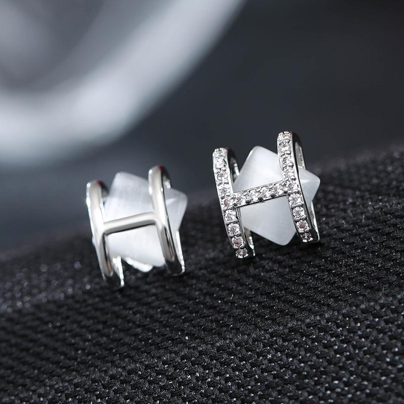 European & American Geometric H Stud Earrings with Copper and Stone Inlay