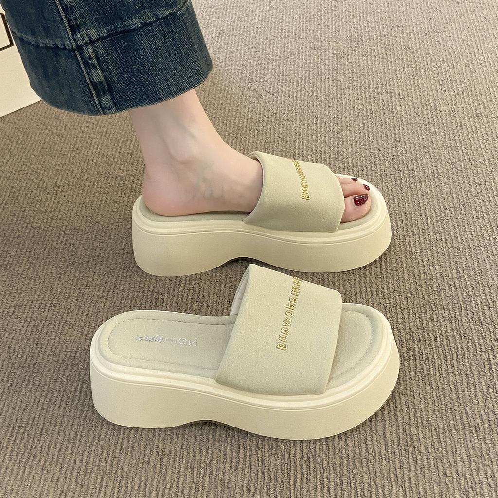 Thick-bottomed cool slippers for women's summer wear 2025 new muffin bottom women's one-word cool slippers