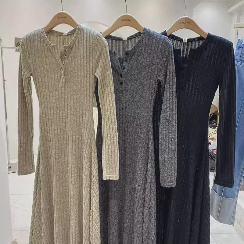 Women's Slim Fit French-Style Knit Dress - Waist-Hugging, Half-Open Collar, Solid Color, Autumn/Winter.