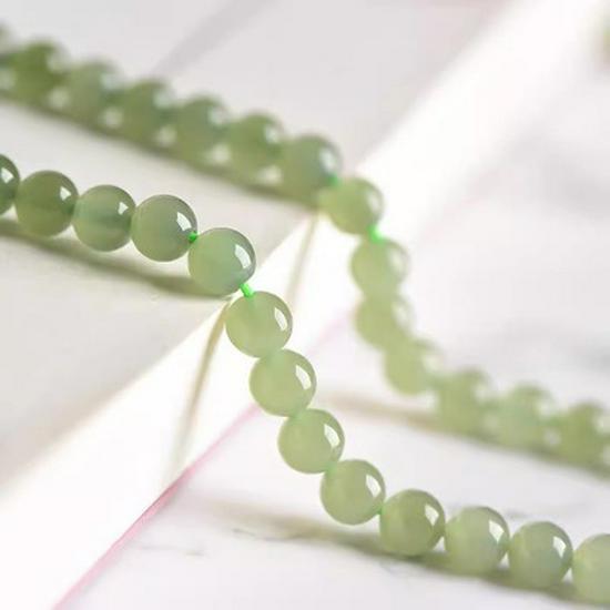 Koraliki z zielonego, czystego wody jadeitu Hetian: Okrągłe Białe i Zielone Koraliki Jadeitowe do Projektów Bransoletek lub Naszyjników DIY
